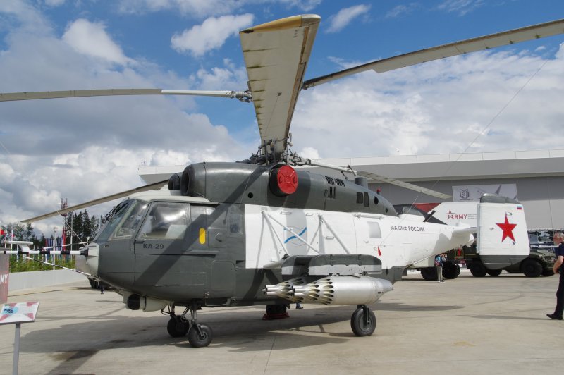 Вертолёт ка-50 чёрная акула и вертолёт ка-52 Аллигатор