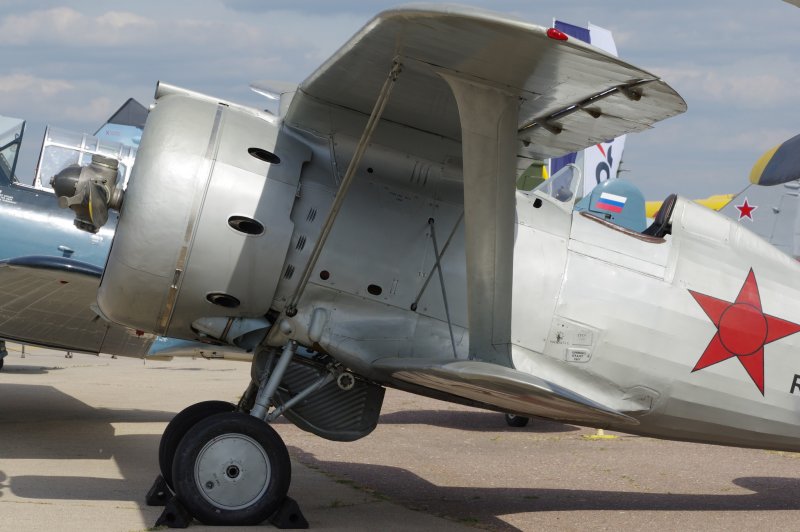 Истребитель биплан и-15
