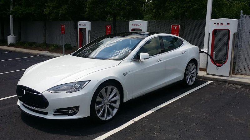 Tesla модель s белая