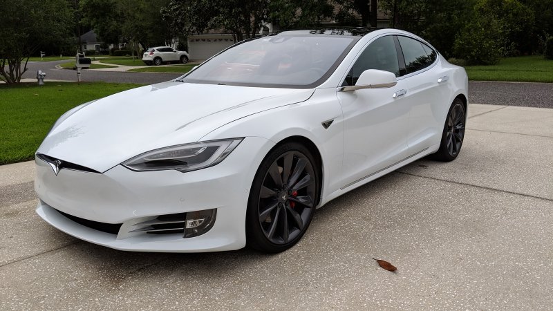 Tesla модель s 2020