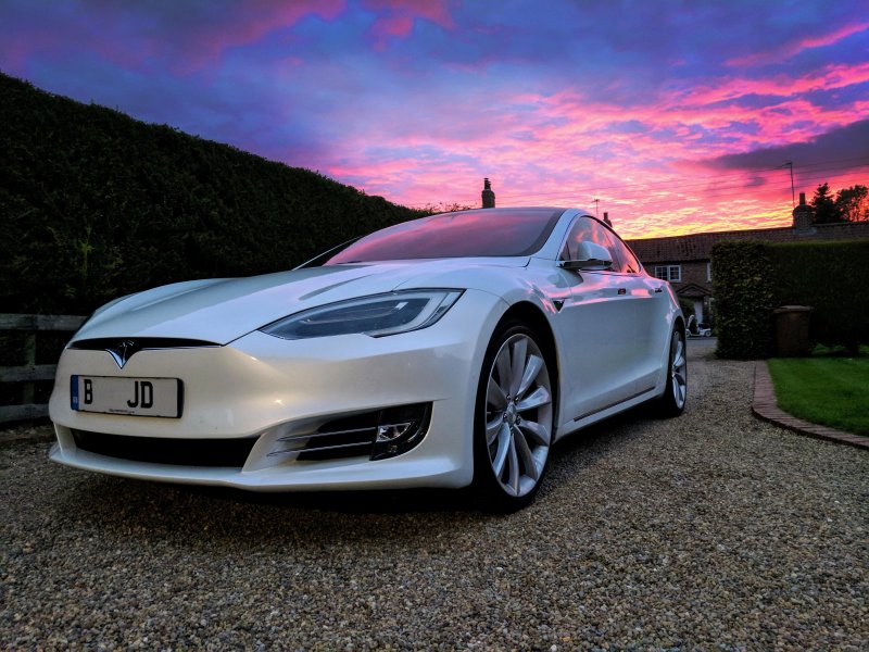 Тесла model s White