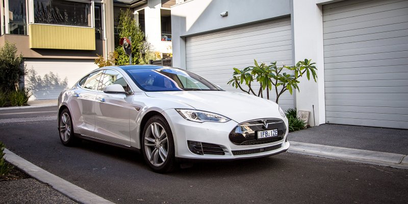 Тесла model 3 s белая