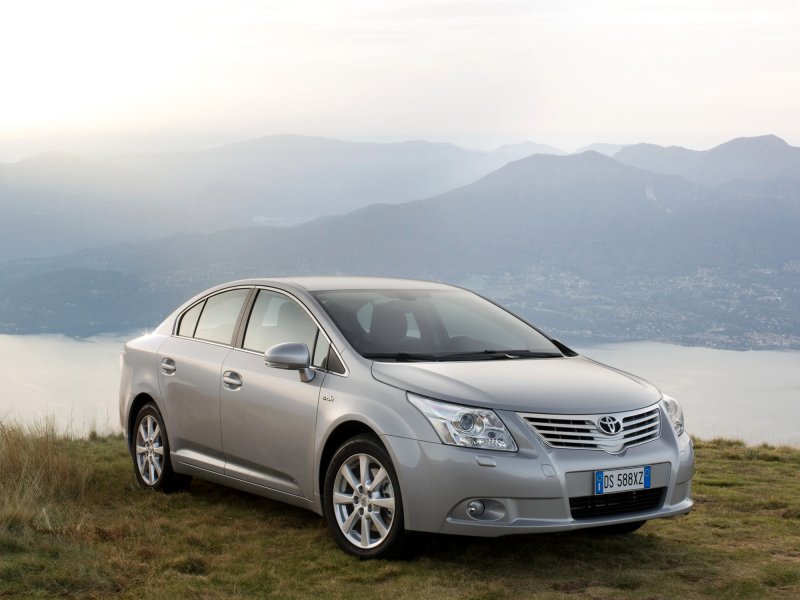 Тойота Авенсис седан 2008