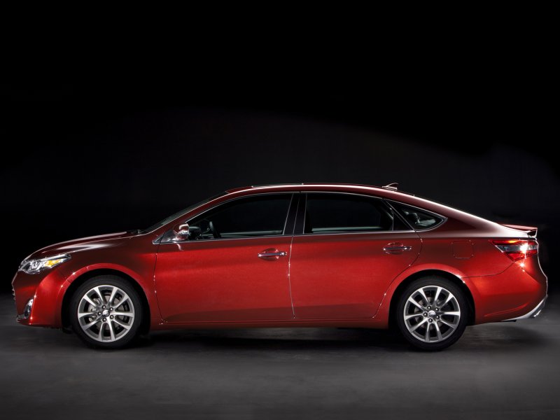 Седаны Toyota Avalon