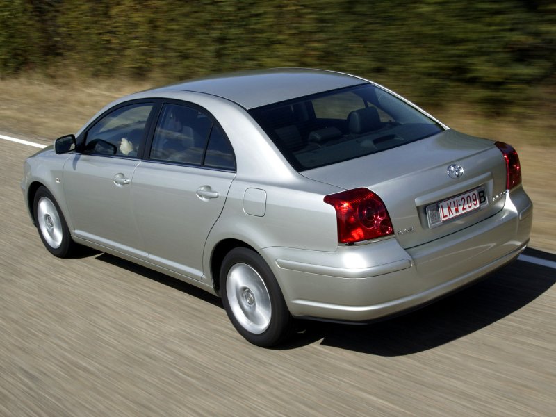Тойота Авенсис седан 2003