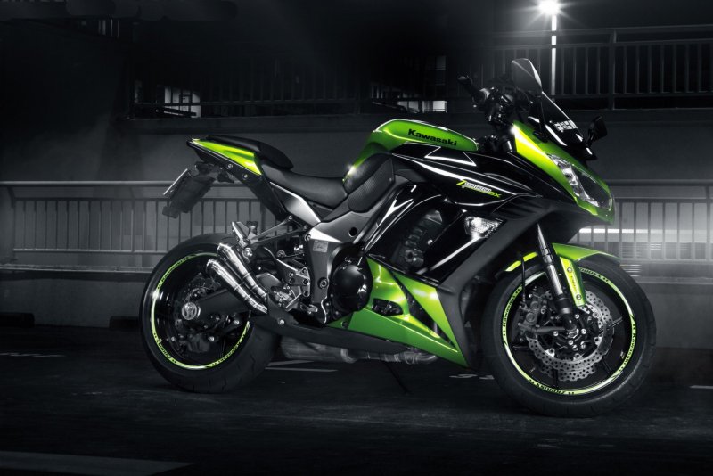 Мотоцикл Кавасаки z1000