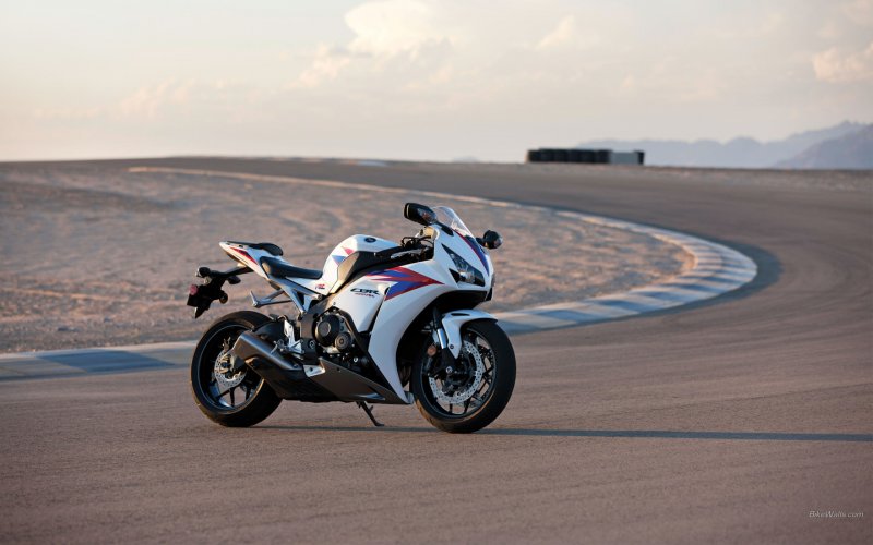 Honda cbr1000rr обои