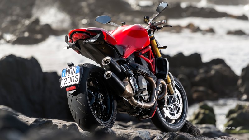 Ducati Monster 1200 s