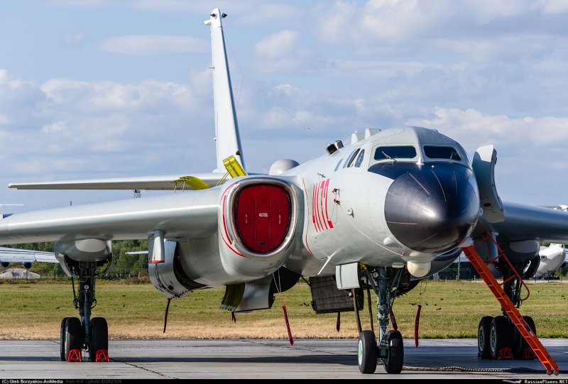 Бомбардировщиков h-6k