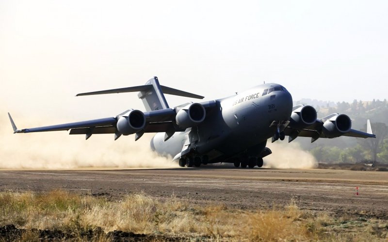 Самолет c-17 Globemaster III