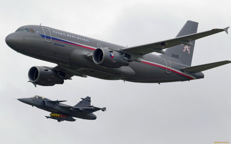 Airbus транспортный самолет