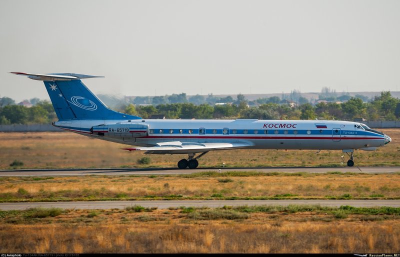 Самолет Туполев ту-134
