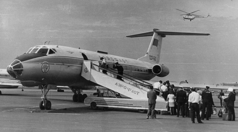 Ту-134 пассажирский самолёт
