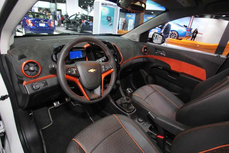 Chevrolet Sonic салон