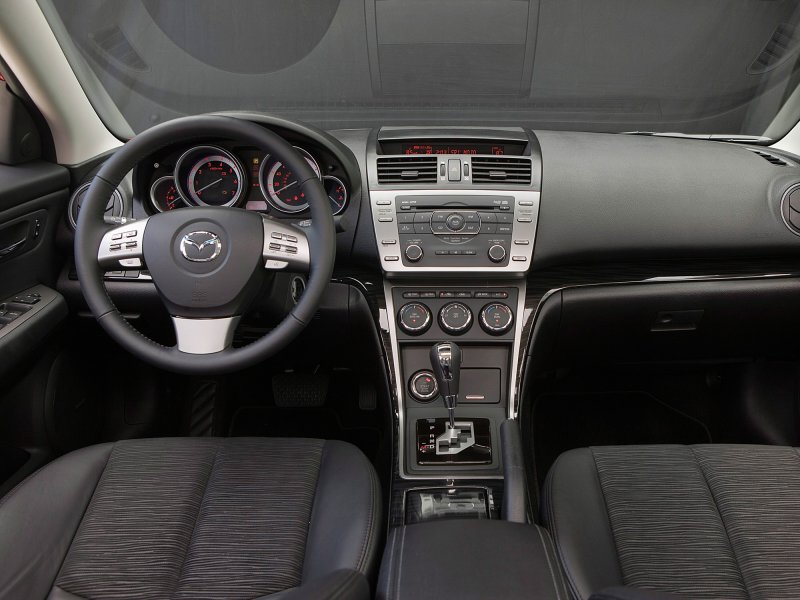 Mazda 6 седан салон