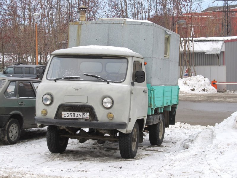 УАЗ бортовой новый 3303
