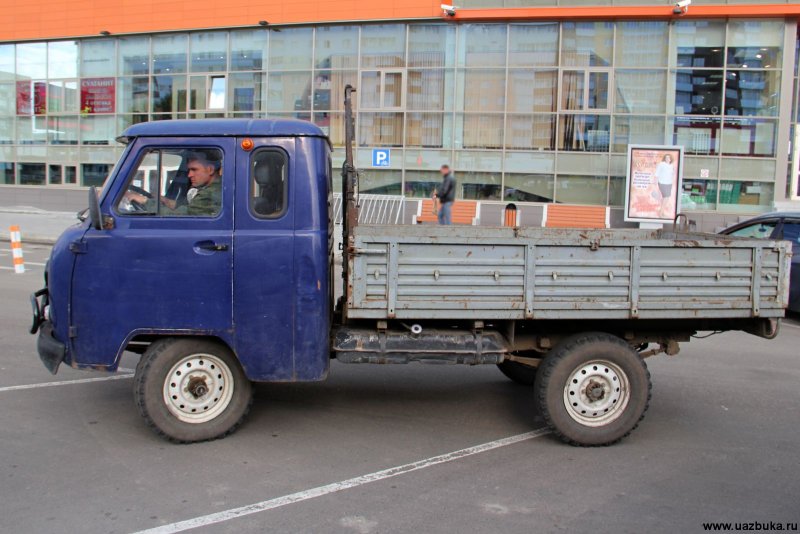 УАЗ 452 3303