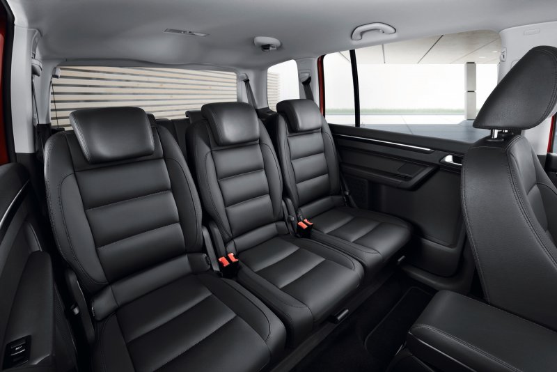 VW Touran 2010 салон