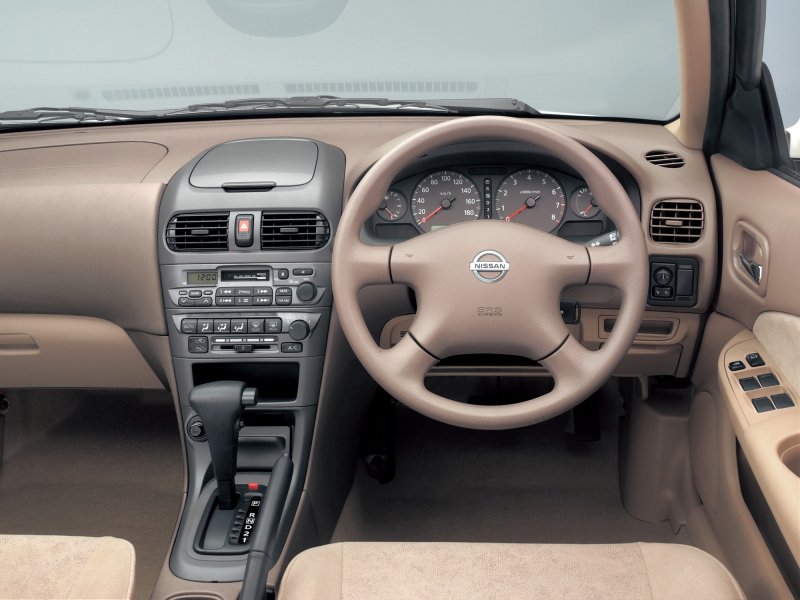Nissan Sunny 2003 салон