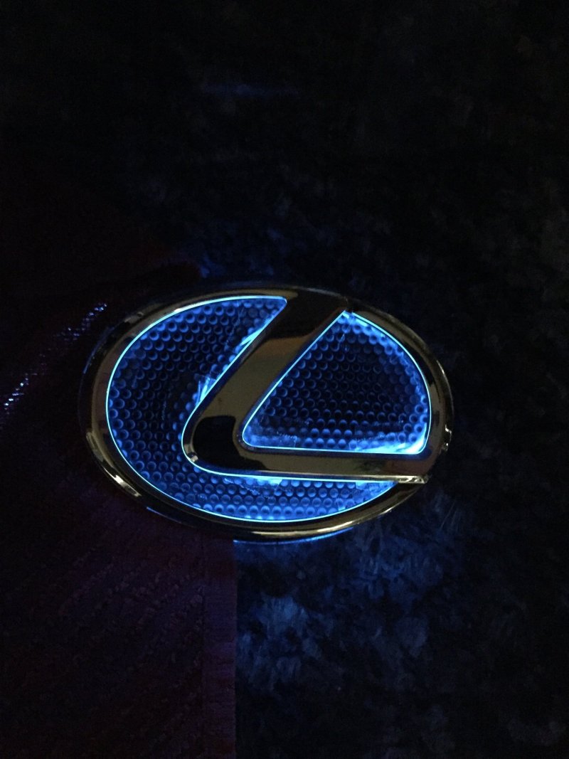 Лехус Emblem
