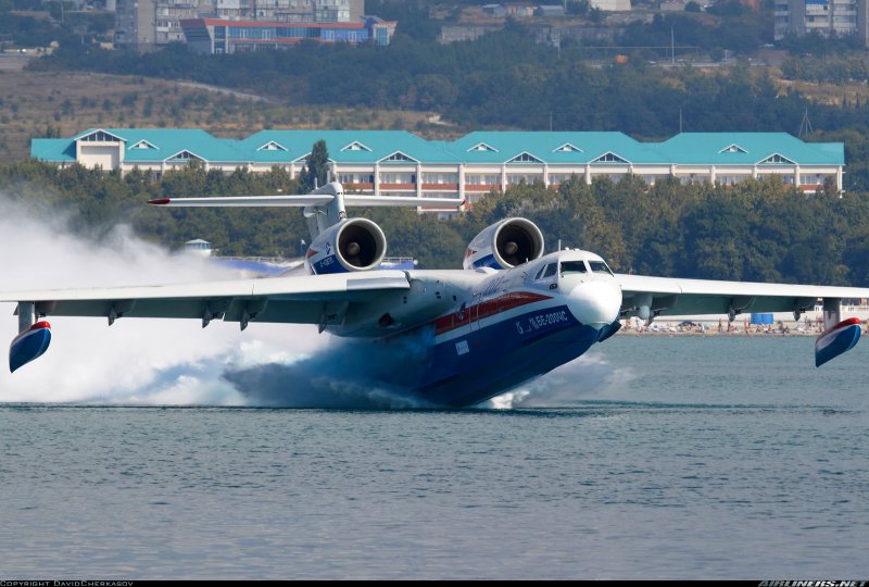 Самолет бе-200 МЧС