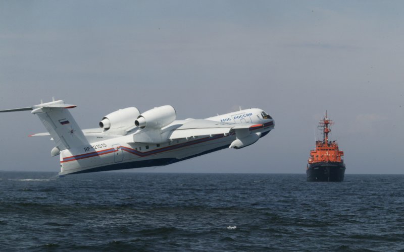 Самолет бе 200 забор воды