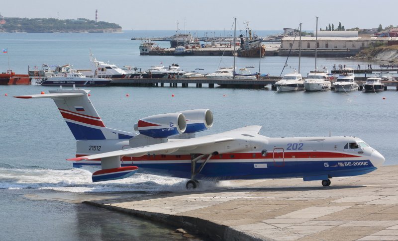 Бе-200 самолет