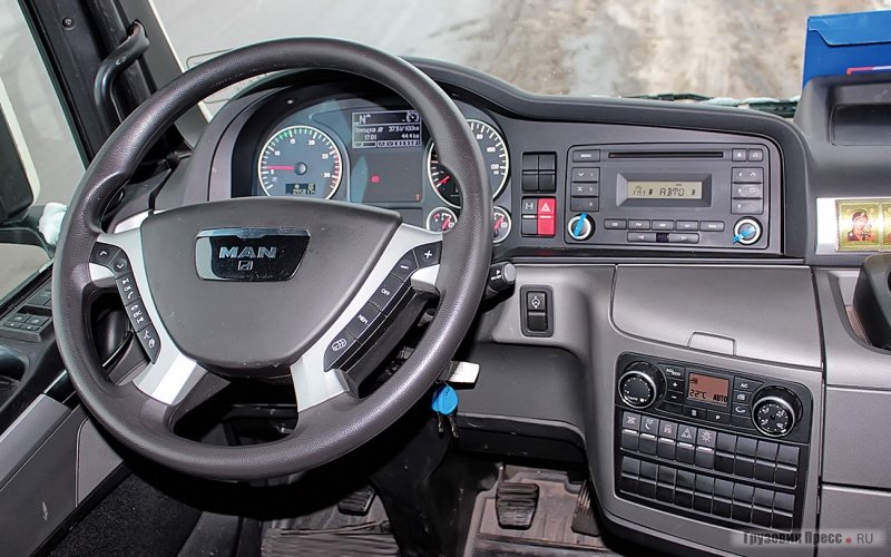 Тягач man TGX 18.440 салон