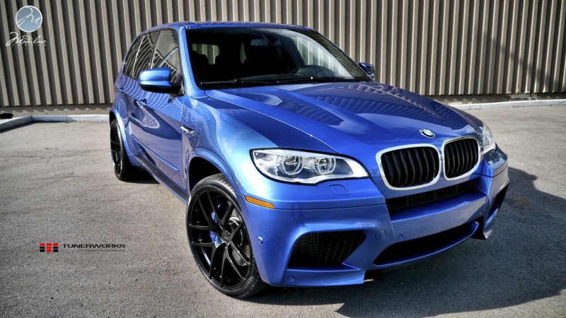 BMW x5 голубой