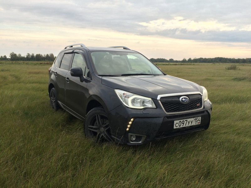 Subaru Forester White 2015