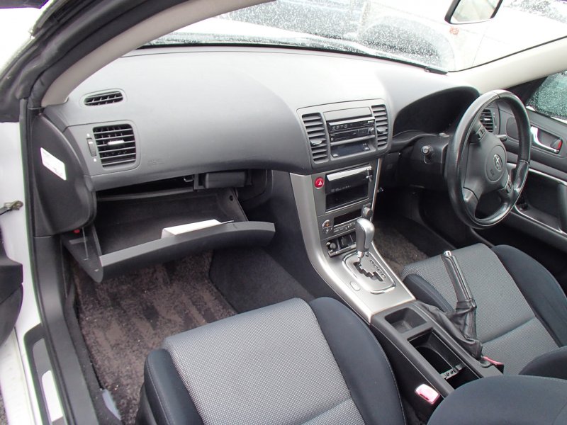 Subaru Legacy bl5 салон