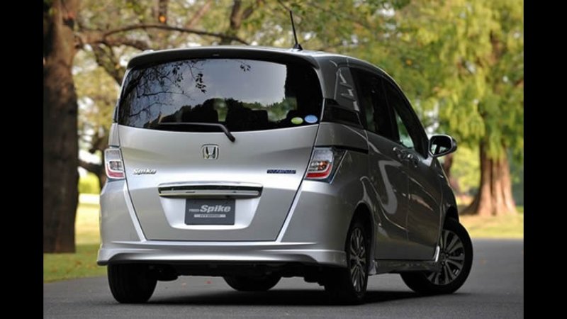 Honda freed Spike 2010