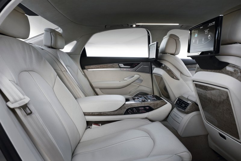 Audi a8 2011