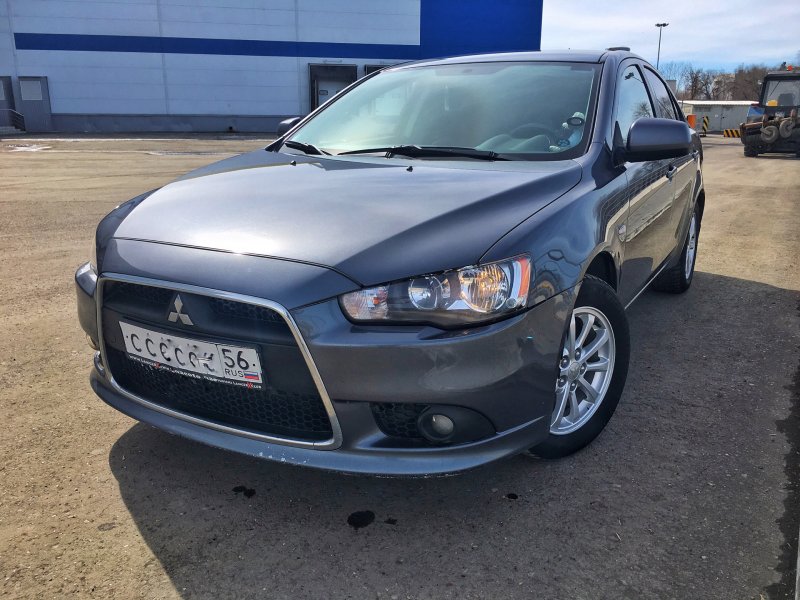 Mitsubishi Lancer 10 серый