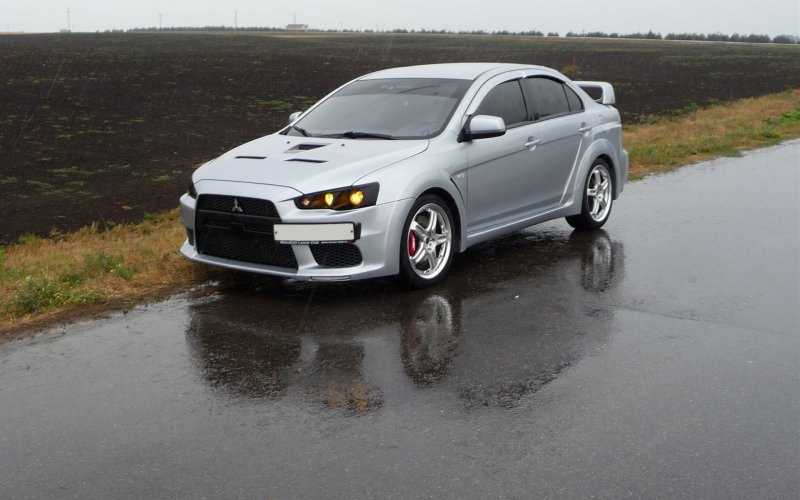 Mitsubishi Lancer 10 серый