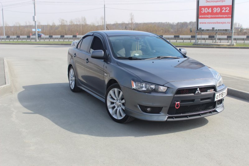 Mitsubishi Lancer 10 Рестайлинг серый