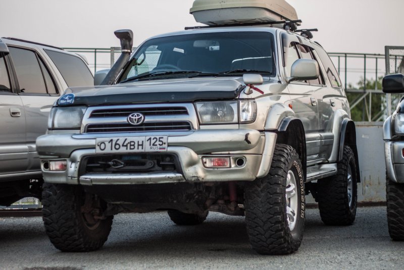Toyota Surf 185