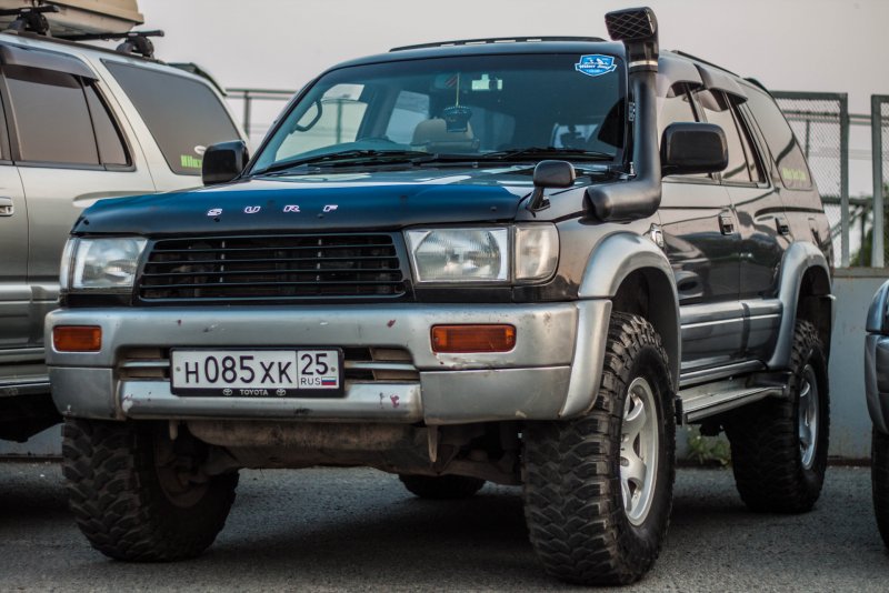 Toyota Hilux Surf 185