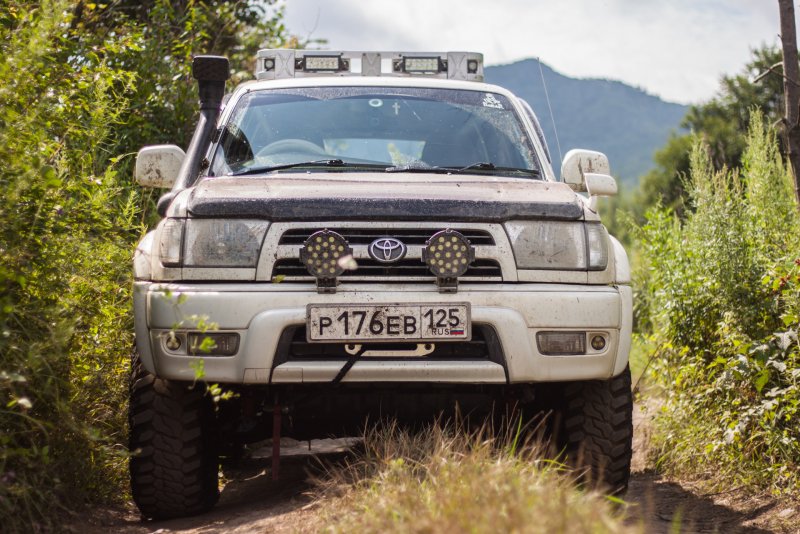 Toyota Hilux Surf 185