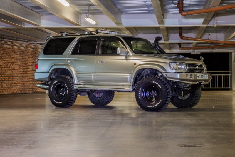 Toyota Hilux Surf 185