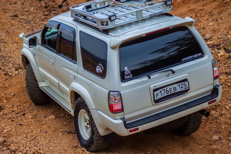 Toyota Hilux Surf 185