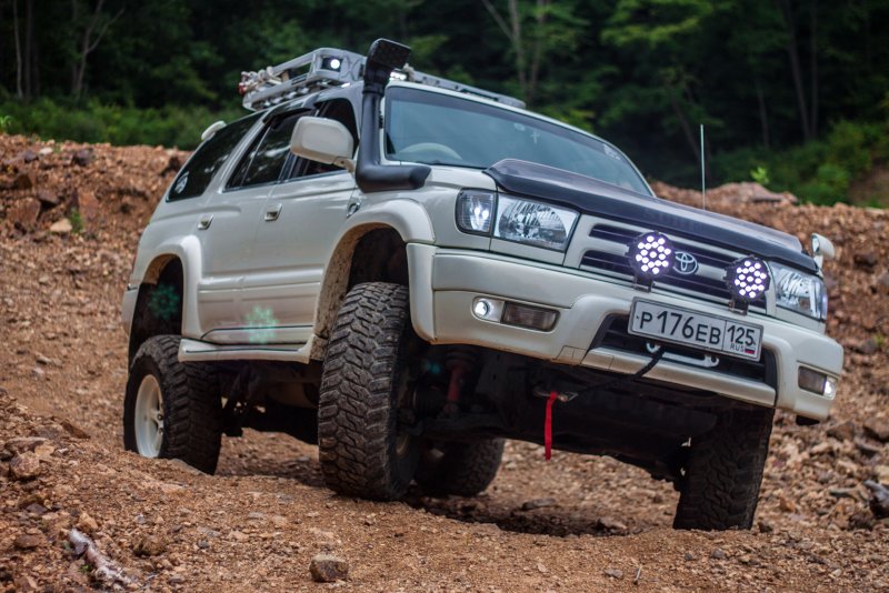 Тойота Hilux Surf 185