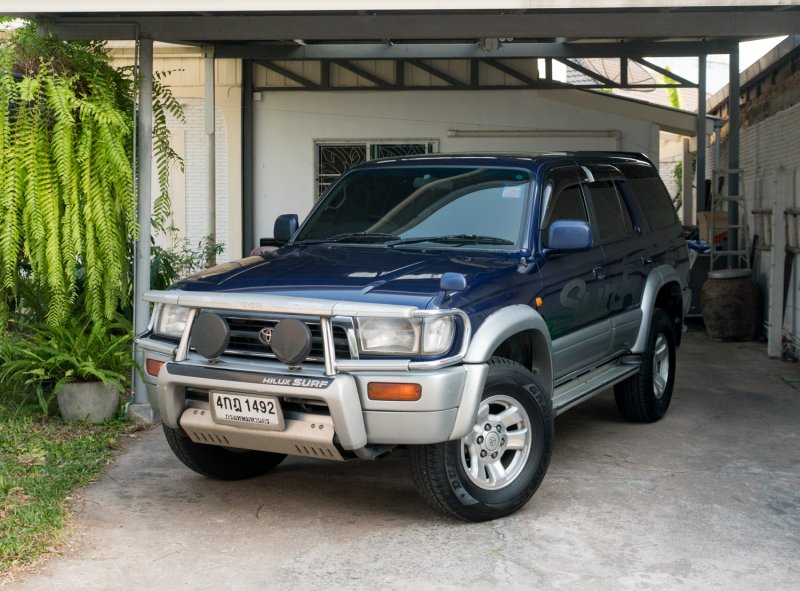 Toyota Hilux Surf 185