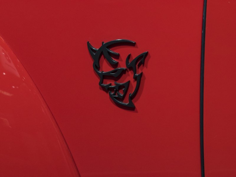 Dodge Demon шильдик