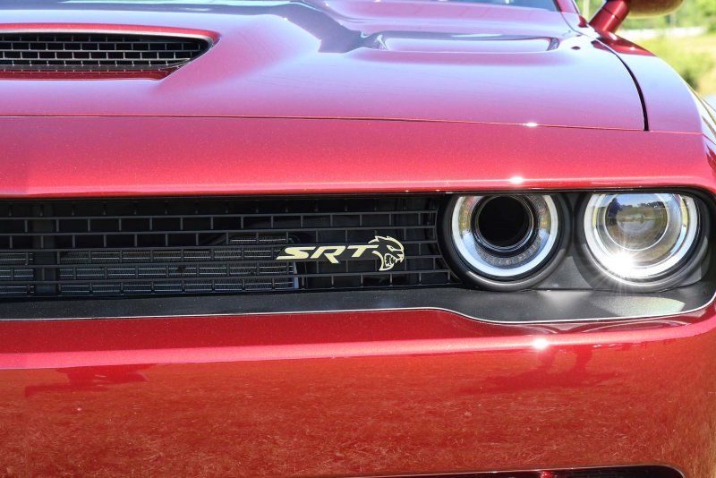 Dodge логотип 2021
