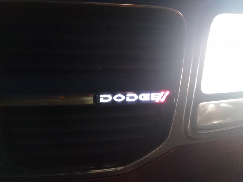 Dodge логотип