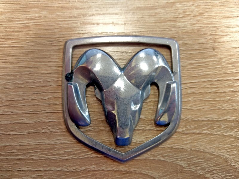 Dodge Ram шильдик