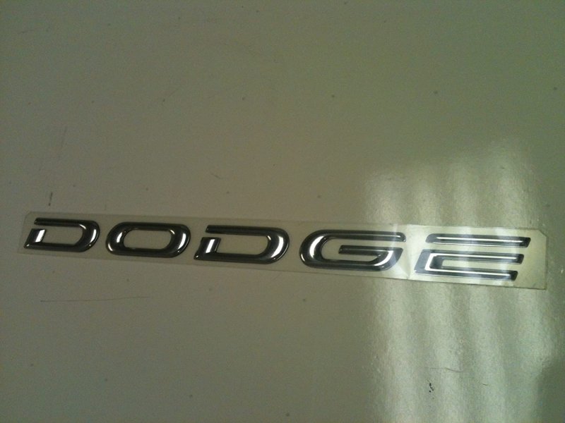 Шильдик dodge Challenger srt