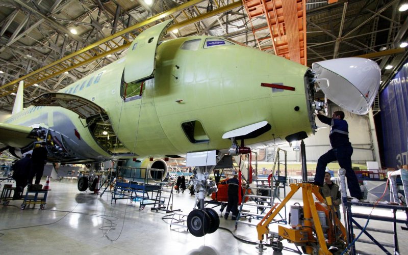 Superjet-100 в цехе окончательной сборки