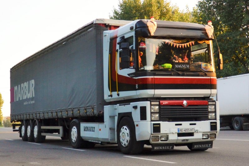 Renault Magnum 4 поколения